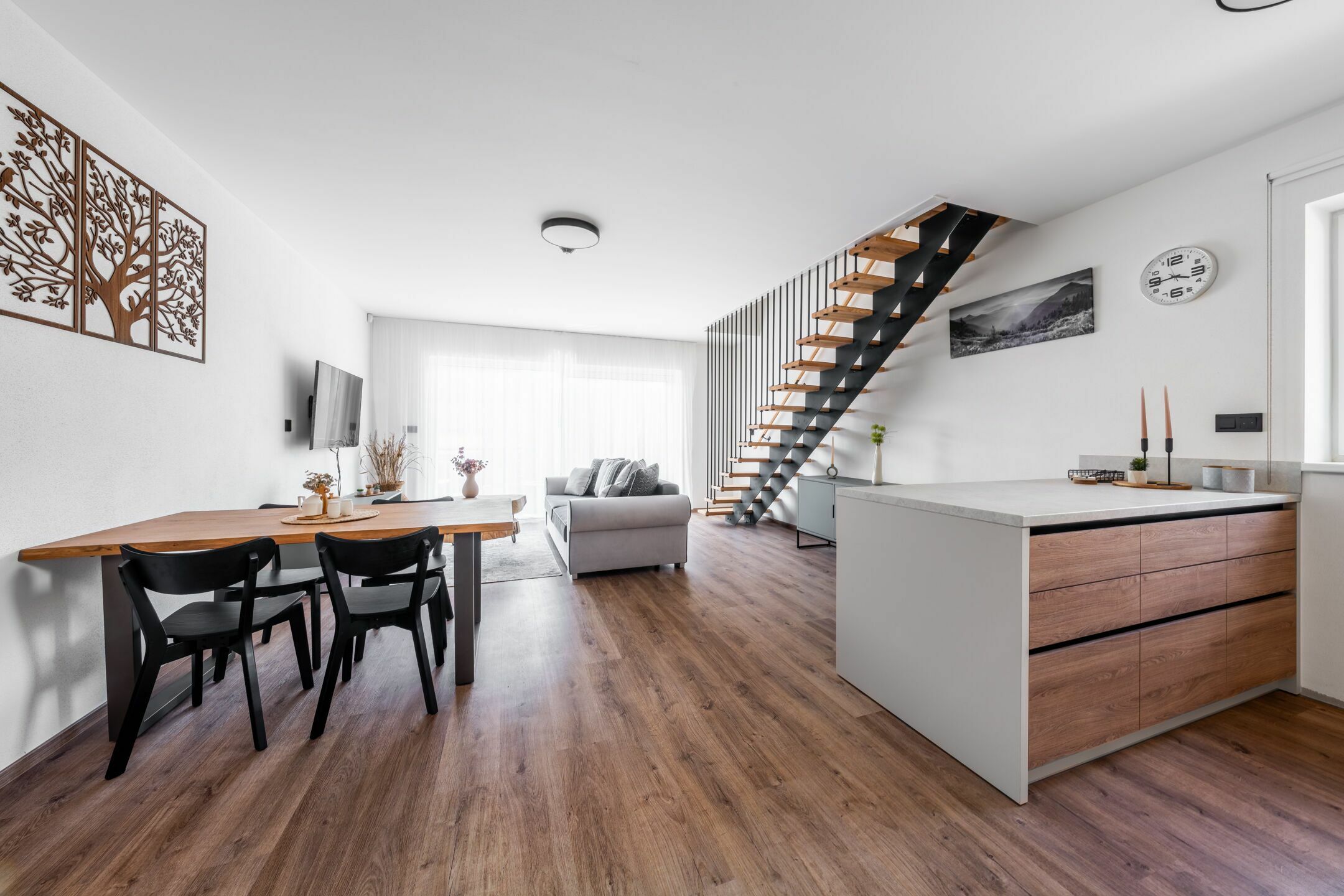 Modern&iacute; horsk&yacute; apartm&aacute;n s v&yacute;hledem na &Scaron;pič&aacute;k, 98 m2
