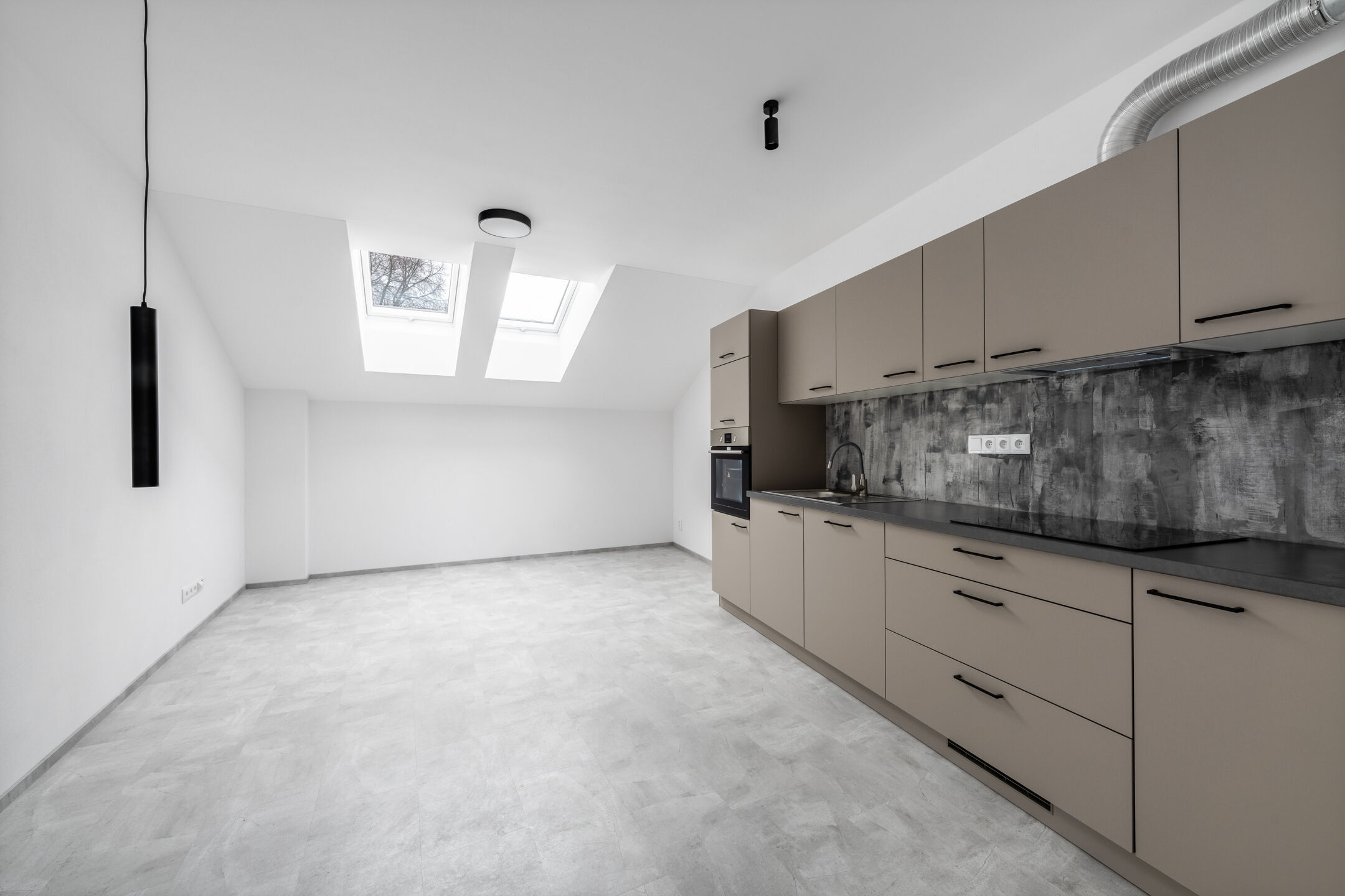 Pron&aacute;jem zcela nov&eacute;ho bytu 2+kk, 58 m2