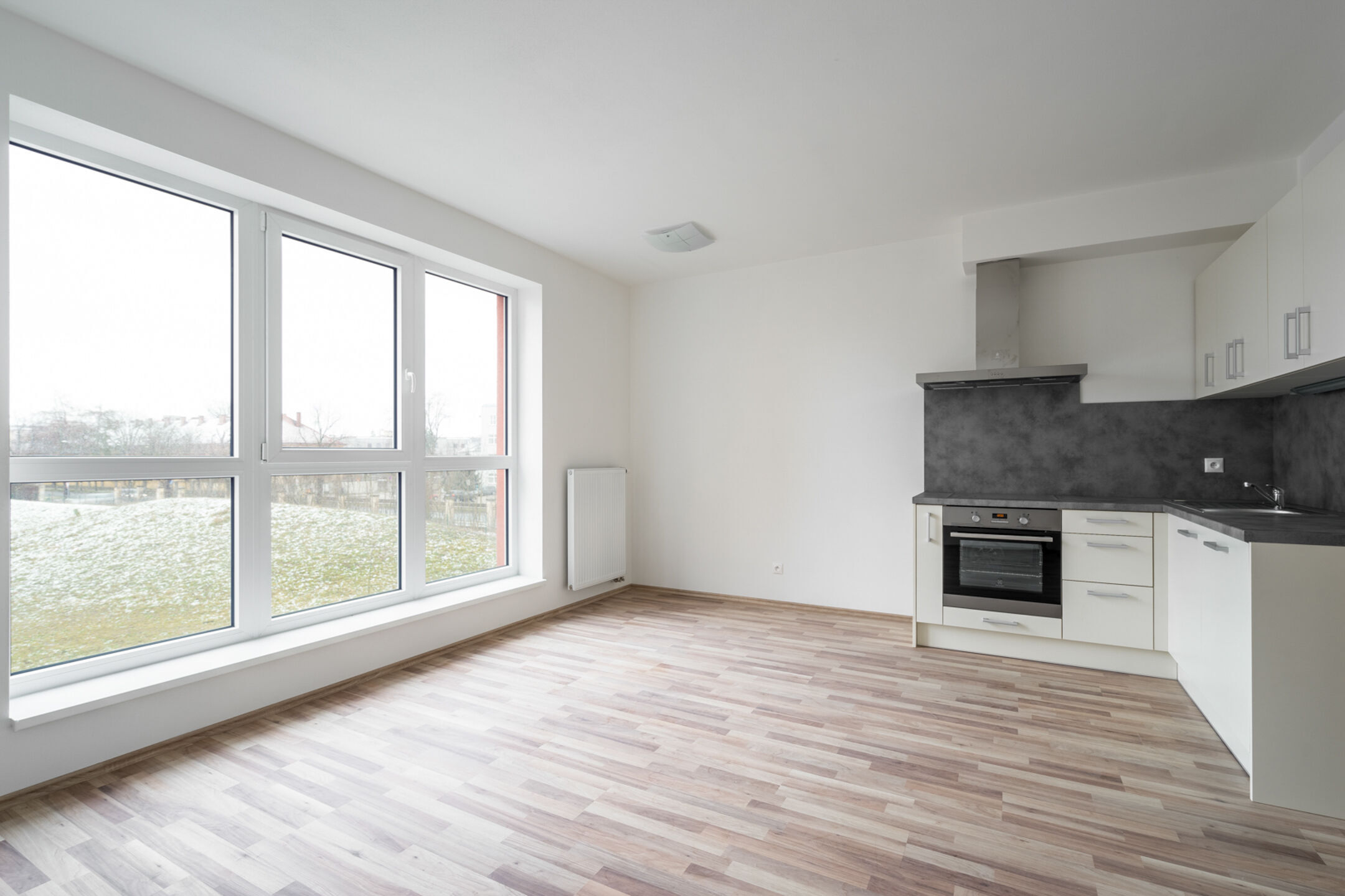 Prostorn&yacute; byt 1+kk s parkovac&iacute;m st&aacute;n&iacute;m, 34 m2