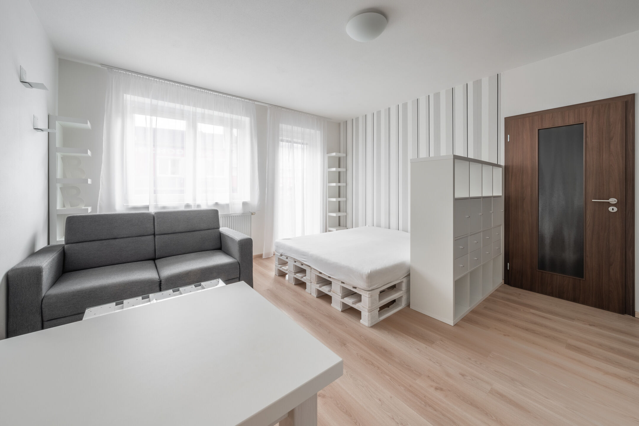 Zař&iacute;zen&yacute; byt 1+kk s balkonem, 34 m2