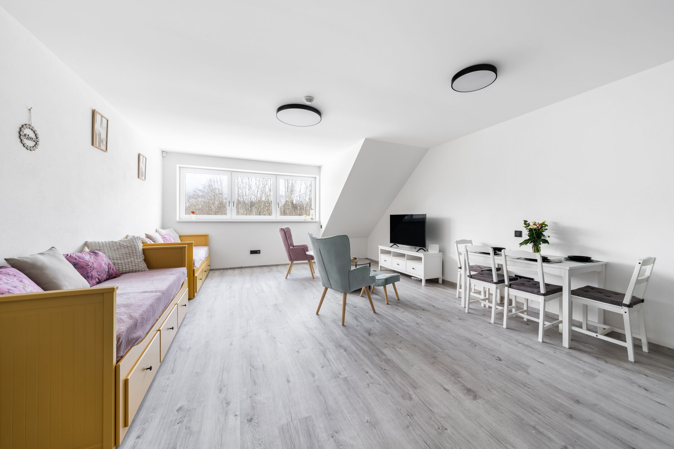Modern&iacute; horsk&yacute; apartm&aacute;n s v&yacute;hledem na &Scaron;pič&aacute;k, 49 m2