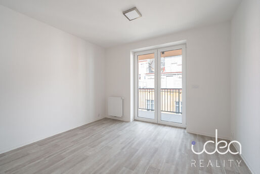 Modern&iacute; byt 2+kk s balkonem v &scaron;ir&scaron;&iacute;m centru, 39 m2