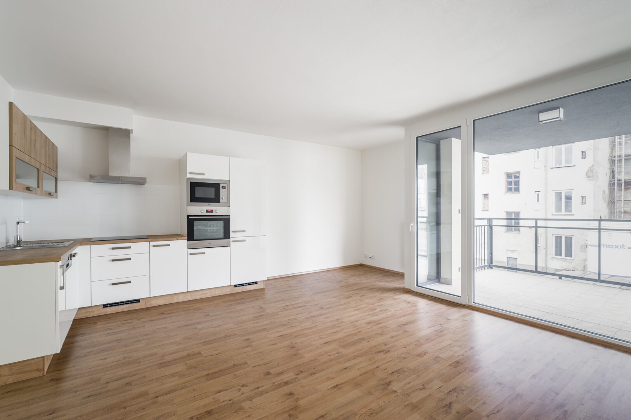 Podn&aacute;jem prostorn&eacute;ho bytu 2+kk s balkonem, 61 m2