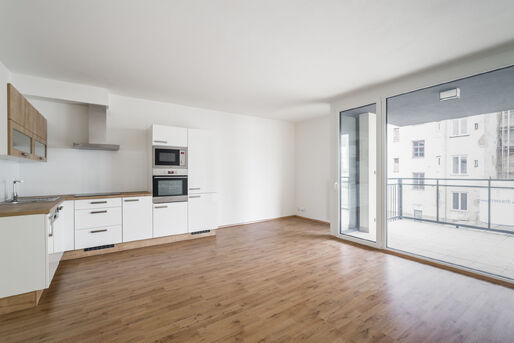 Podn&aacute;jem prostorn&eacute;ho bytu 2+kk s balkonem, 61 m2