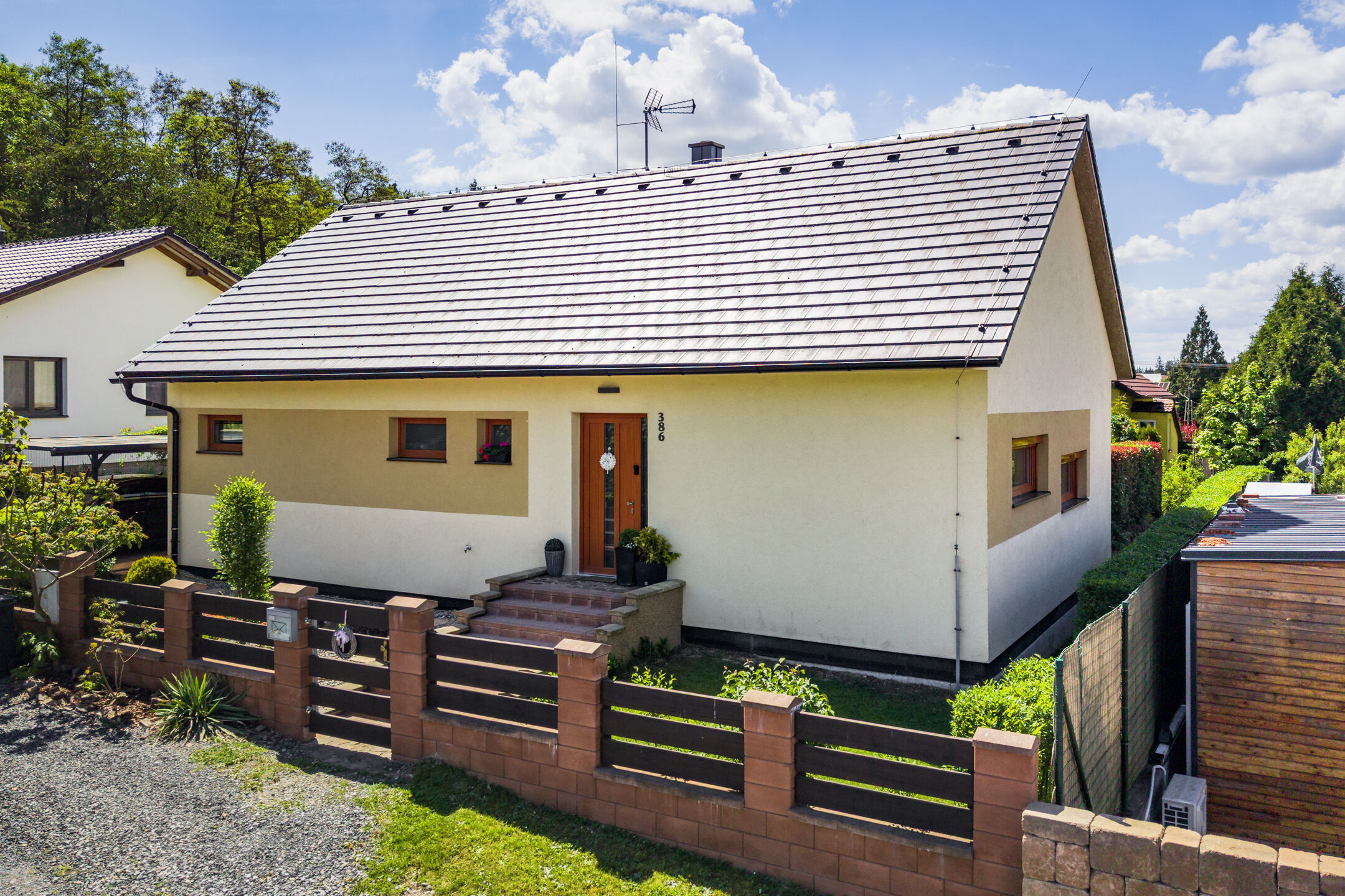 Mimoř&aacute;dně &uacute;sporn&yacute; rodinn&yacute; dům 4+kk, 107 m2