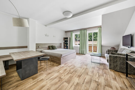 Zař&iacute;zen&yacute; horsk&yacute; byt s balkonem a parkovac&iacute;m st&aacute;n&iacute;m, 40 m2